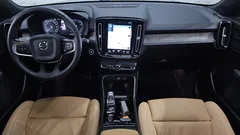 2022 Volvo XC40 B4 Inscription, чёрный — фото 7