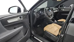 2022 Volvo XC40 B4 Inscription, чёрный — фото 11