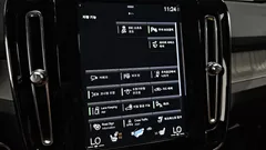 2022 Volvo XC40 B4 Inscription, чёрный — фото 16