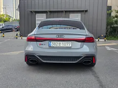 2021 Audi RS7 4.0 TFSI Quattro, серо-серебристый — фото 5