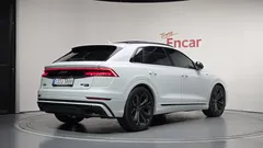 2023 Audi Q8 55 TFSI Quattro Premium, белый — фото 2