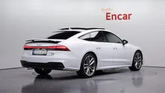 2022 Audi A7 55 TFSI Quattro Premium, белый — фото 2