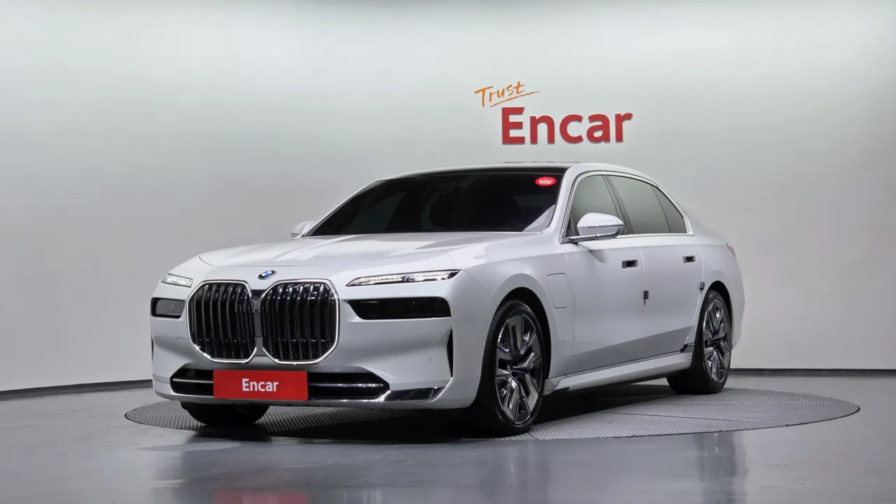 2023 BMW 7-Series 750e xDrive Design Pure Excellence