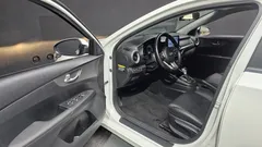 2021 Kia K3 Standard, белый — фото 10