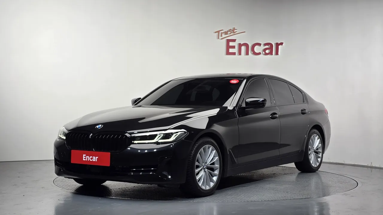 2023 BMW 5-Series 520i Luxury