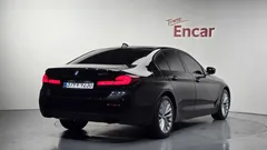 2023 BMW 5-Series 520i Luxury — фото 2