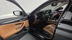 2023 BMW 5-Series 520i Luxury — фото 10