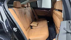 2023 BMW 5-Series 520i Luxury — фото 15