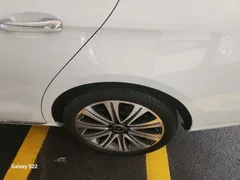 2023 Mercedes-Benz E-Class E350 4MATIC Avantgarde — фото 5