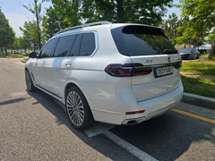 2023 BMW X7 xDrive 40d Design Pure Excellence 6-Seater, белый — фото 2