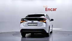 2022 Toyota Prius 1.8, белый — фото 4