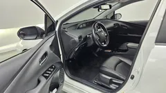 2022 Toyota Prius 1.8, белый — фото 10