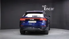 2022 Audi Q8 55 TFSI Quattro Premium — фото 4