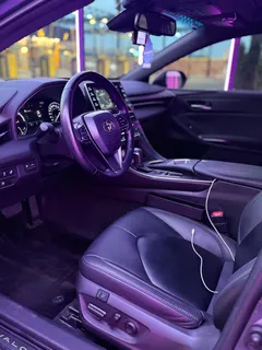 2021 Toyota Avalon 2.5 Hybrid, голубой — фото 17