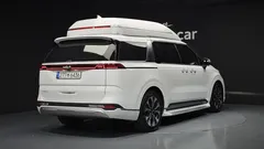 2023 Kia Carnival Gasoline 9-Seater Hi-Limousine — фото 2