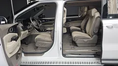 2023 Kia Carnival Gasoline 9-Seater Hi-Limousine — фото 10