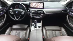 2022 BMW 5-Series 530i xDrive Luxury — фото 7