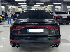 2021 Audi S8 4.0 TFSI Quattro LWB, чёрный — фото 4