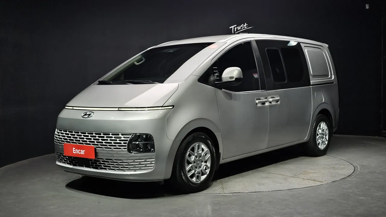 2022 Hyundai Staria Cargo 5-Seater