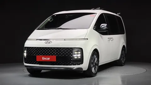 2023 Hyundai Staria Lounge 9-Seater