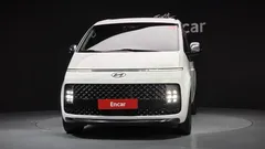 2023 Hyundai Staria Lounge 9-Seater — фото 3