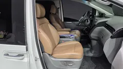 2023 Hyundai Staria Lounge 9-Seater — фото 10