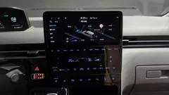 2023 Hyundai Staria Lounge 9-Seater — фото 19