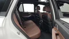 2022 BMW X5 xDrive 40i M Sport, белый — фото 16