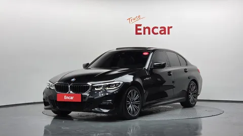 2022 BMW 3-Series 320i M Sport