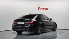 2022 BMW 3-Series 320i M Sport — фото 2