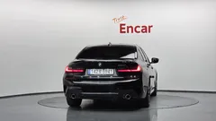 2022 BMW 3-Series 320i M Sport — фото 4