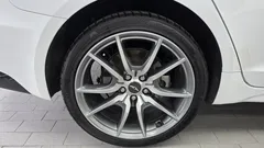 2023 Genesis G70 Gasoline 2.0T 2WD, белый — фото 5