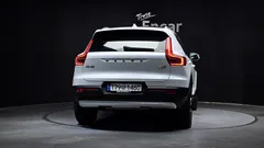 2022 Volvo XC40 B4 Inscription — фото 4