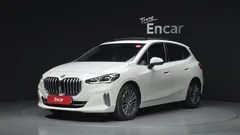 2022 BMW 2-Series 218d Luxury, белый — фото 1