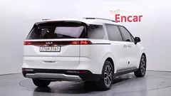 2023 Kia Carnival Diesel 9-Seater Prestige — фото 2