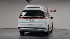 2023 Kia Carnival Gasoline 9-Seater Hi-Limousine — фото 4