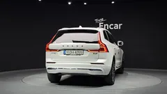 2023 Volvo XC60 B6 Ultimate Bright, белый — фото 4