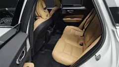 2023 Volvo XC60 B6 Ultimate Bright, белый — фото 12