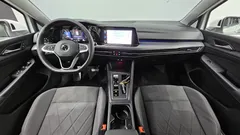 2022 Volkswagen Golf 2.0 TDI Premium, белый — фото 14