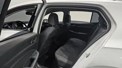 2022 Volkswagen Golf 2.0 TDI Premium, белый — фото 15