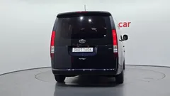 2022 Hyundai Staria 4WD Tourer 9-Seater — фото 4