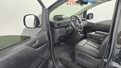 2022 Hyundai Staria 4WD Tourer 9-Seater — фото 10