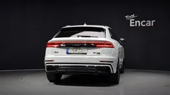 2022 Audi Q8 55 TFSI Quattro Premium — фото 4