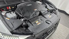 2022 Audi Q8 55 TFSI Quattro Premium — фото 6