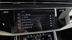 2022 Audi Q8 55 TFSI Quattro Premium — фото 16