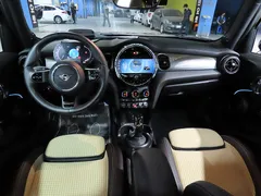 2023 Mini Cooper 3Door Resolute Edition — фото 5