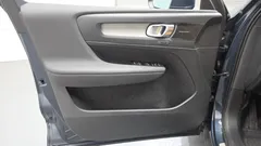 2021 Volvo XC40 B4 Inscription, синий — фото 20