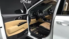 2021 Kia Canival Diesel 7-Seater Signature, белый — фото 10