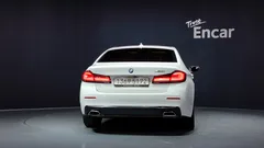 2021 BMW 5-Series 520i Luxury, белый — фото 4