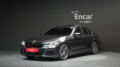 2023 BMW 5-Series 520i M Sport — фото 1